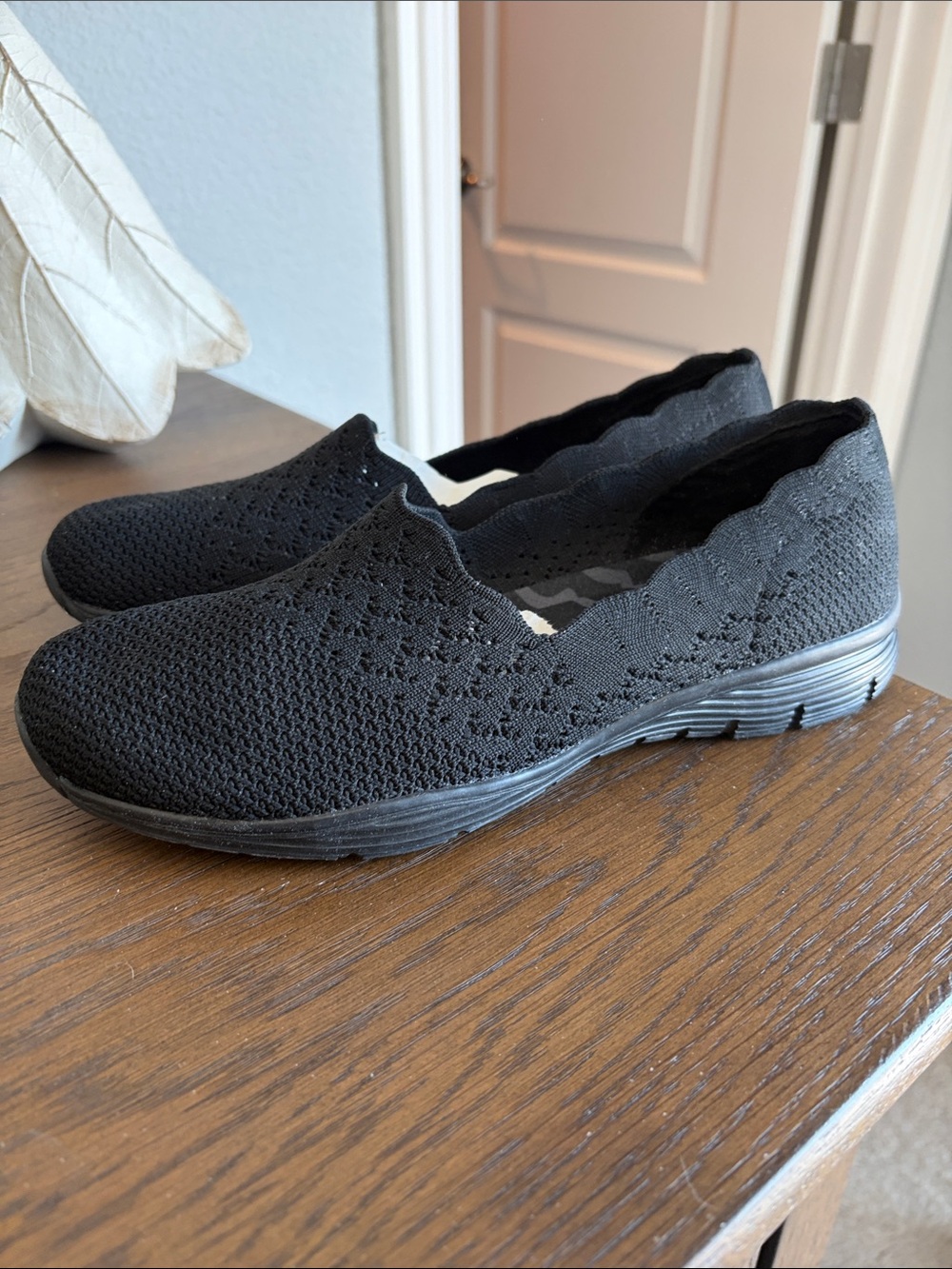 NWOT Skechers Black Knit Slip-On Comfort Loafers for Women